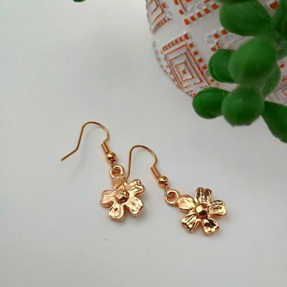 Small Pink Flower w/ Center Pearl Drop Earrings - Picture 2 of 4